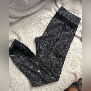 Lululemon black and white running leggings size 6